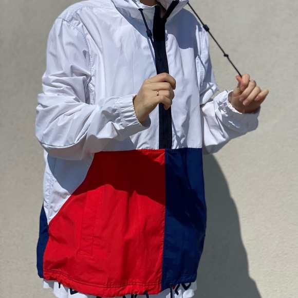 Tommy Hilfiger pop over tracksuit/windbreaker. - Picture 5 of 7